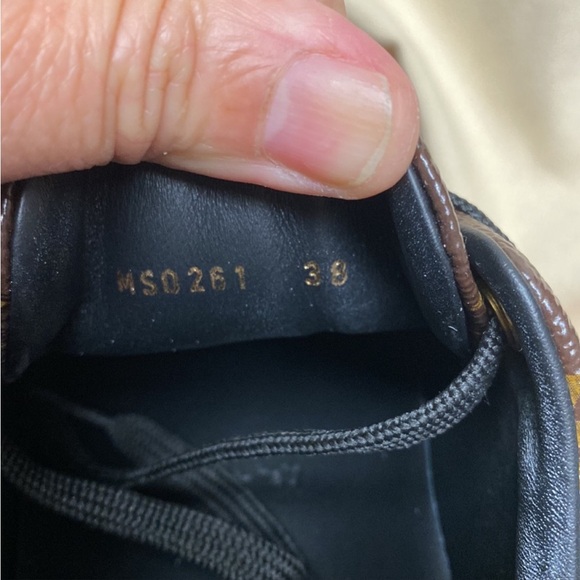 Luis Vuitton Frontrow sneakers - Picture 3 of 11